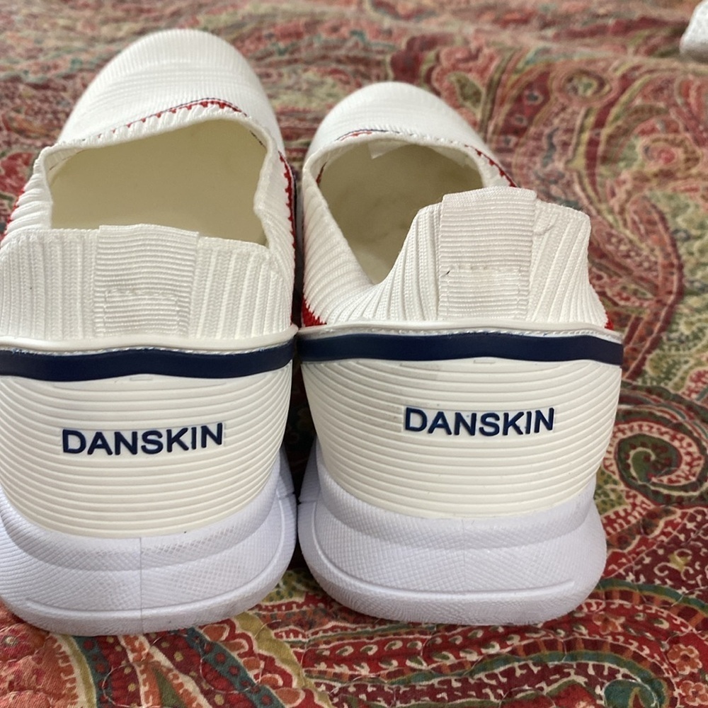 Danskin Charming White Woven Sneakers with Stripe Size 8.5 - Picture 3 of 8